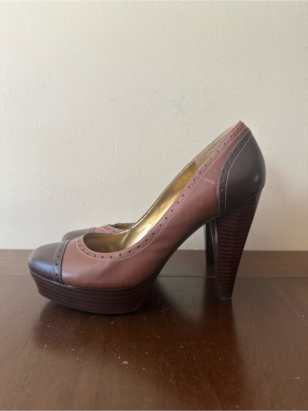 Guess by Marciano Brittany Two-Tone Brown Oxford Platform Heels, Sz 9.5